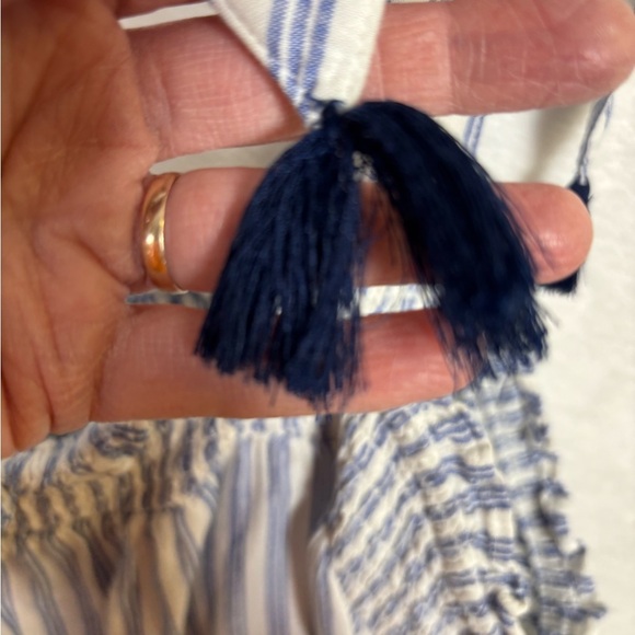 Old Navy Embroidered Smocked Tie Shoulder Striped Blue Sleeveless Boho Top XL - Picture 8 of 15